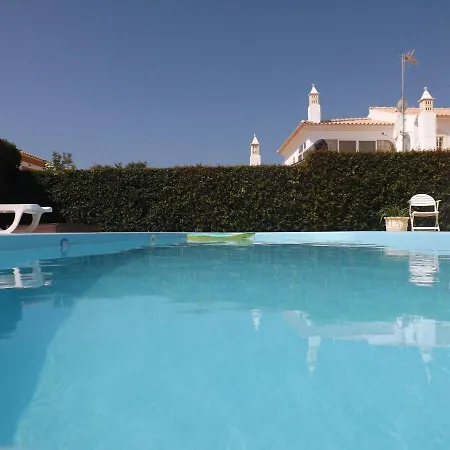 Near 4 Bedrooms With Pool! Olhos de Agua (Albufeira)