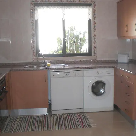 Prázdninový dům Near 4 Bedrooms With Pool! Olhos de Agua (Albufeira)