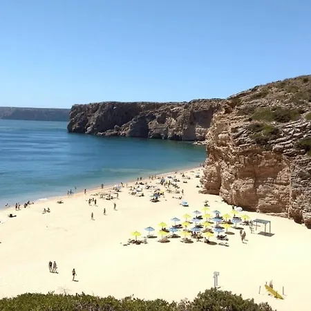 Near 4 Bedrooms With Pool! Prázdninový dům Olhos de Agua (Albufeira)