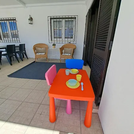 Near 4 Bedrooms With Pool!